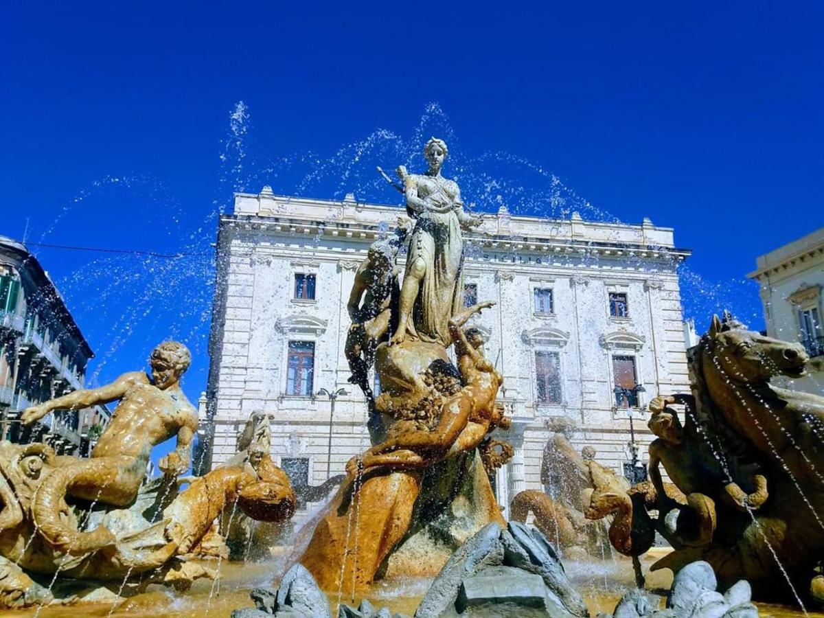 Dimora Modestina Apartment Syracuse Bagian luar foto